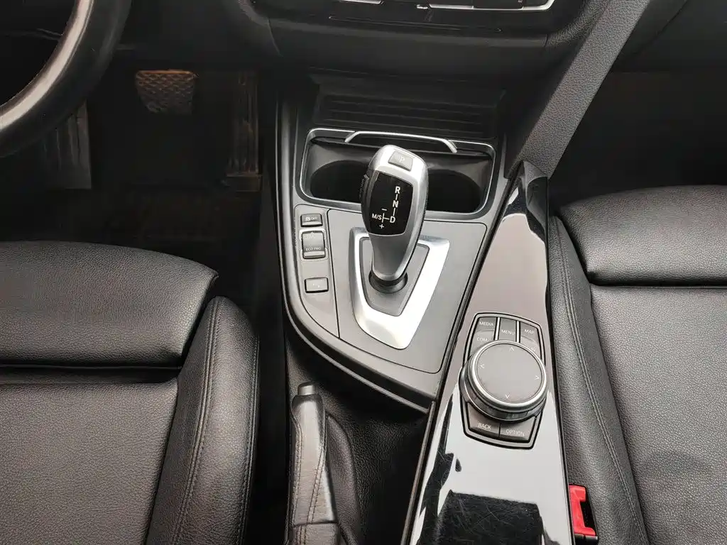 BMW 3 Series GT 2020 320i M Sport Package фото 13