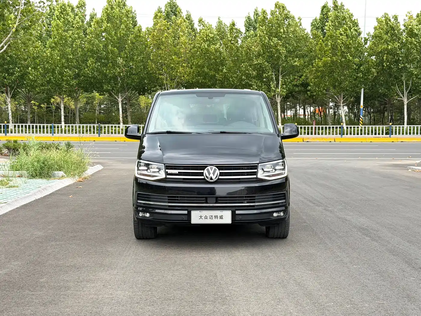 Volkswagen Multivan 2019 2019 2.0TSI 4WD Premium 7-seater