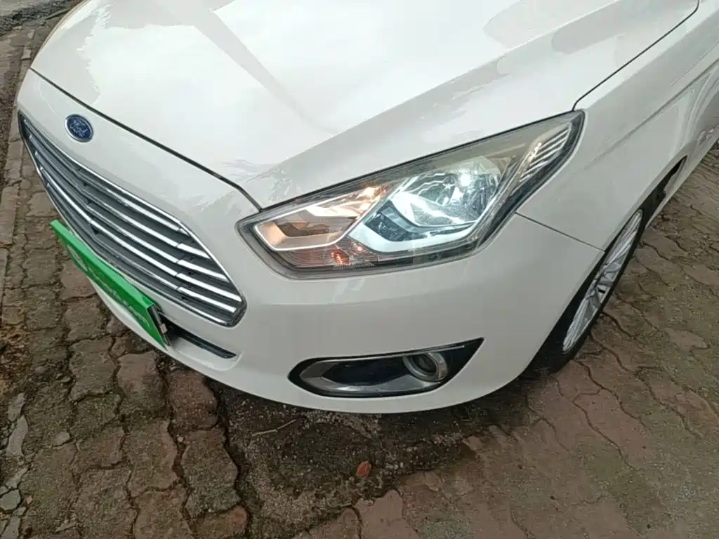 Ford Escort 2015 2015 1.5L Manual Comfort