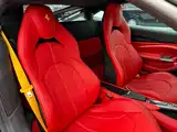Photo 12 - Ferrari F8