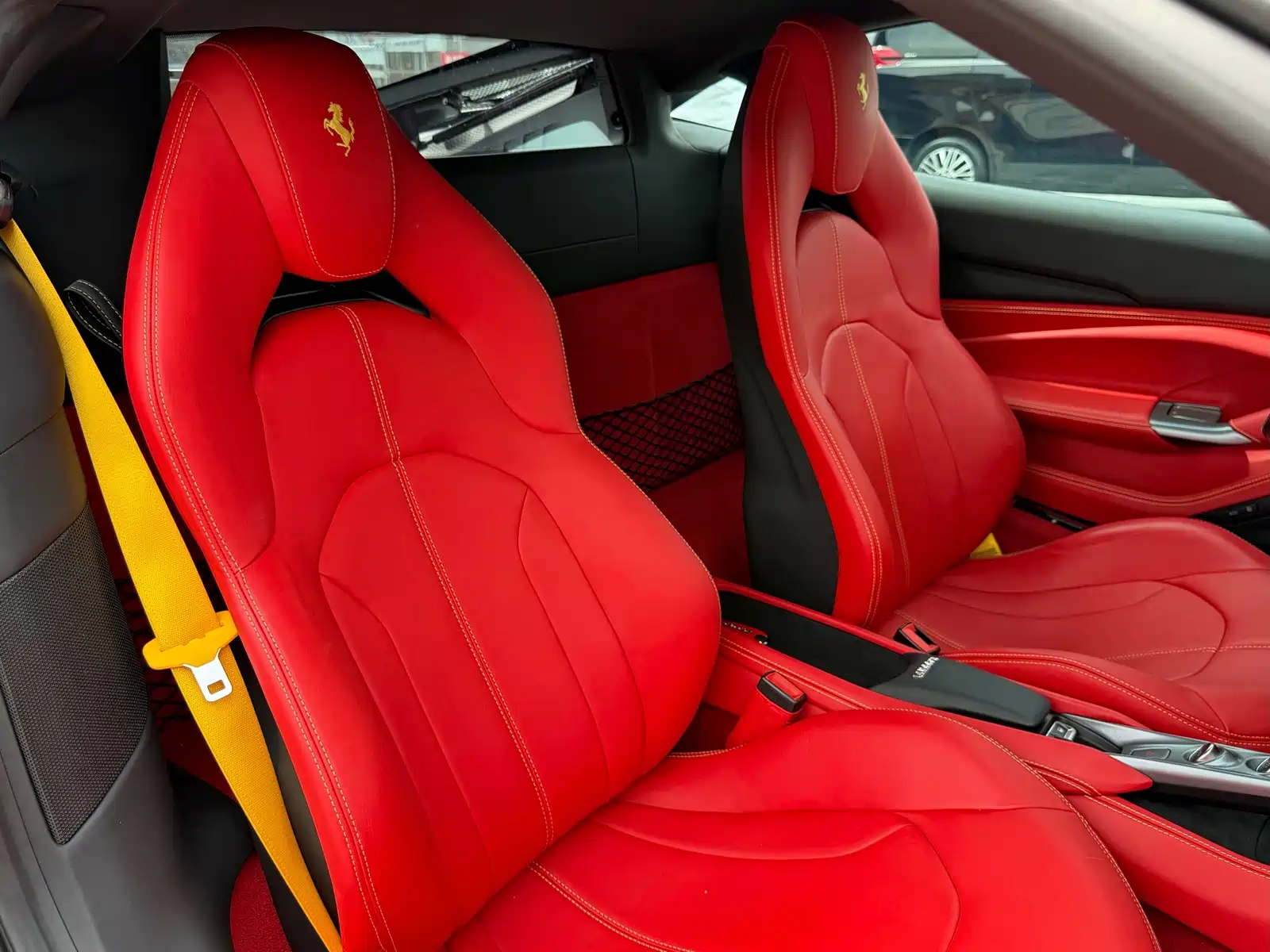 Photo 12 - Ferrari F8