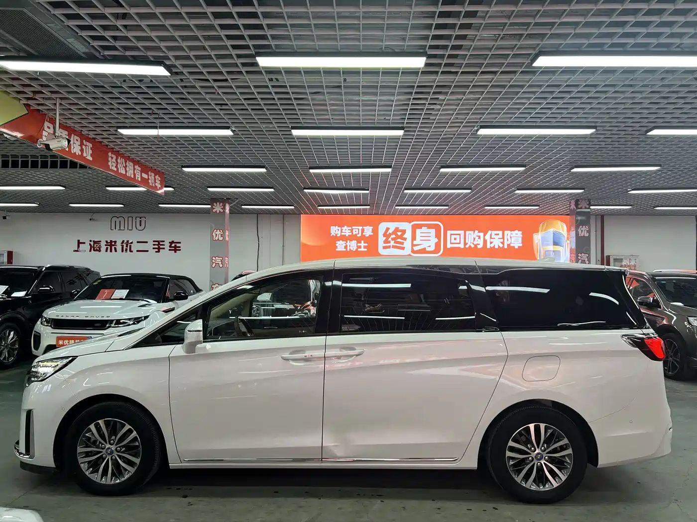 Buick GL8 2023 ES Landmaster Exclusive фото 3
