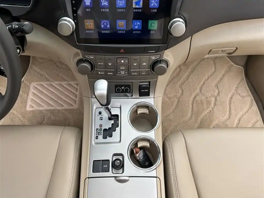 Toyota Highlander 2011 2.7L 2WD 7-seat Luxury фото 14