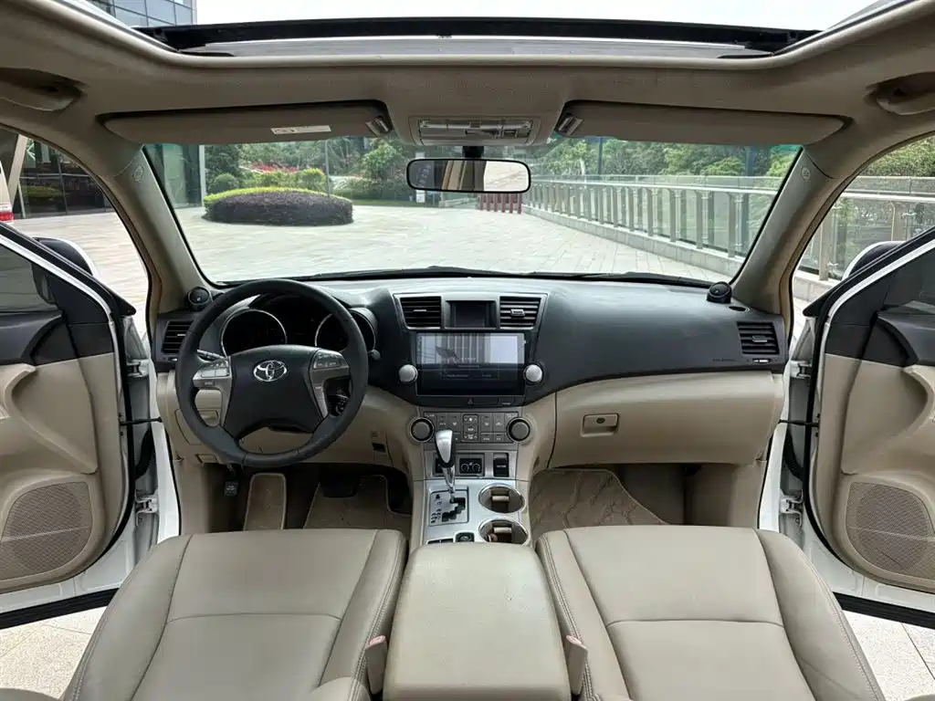Toyota Highlander 2011 2.7L 2WD 7-seat Luxury фото 19