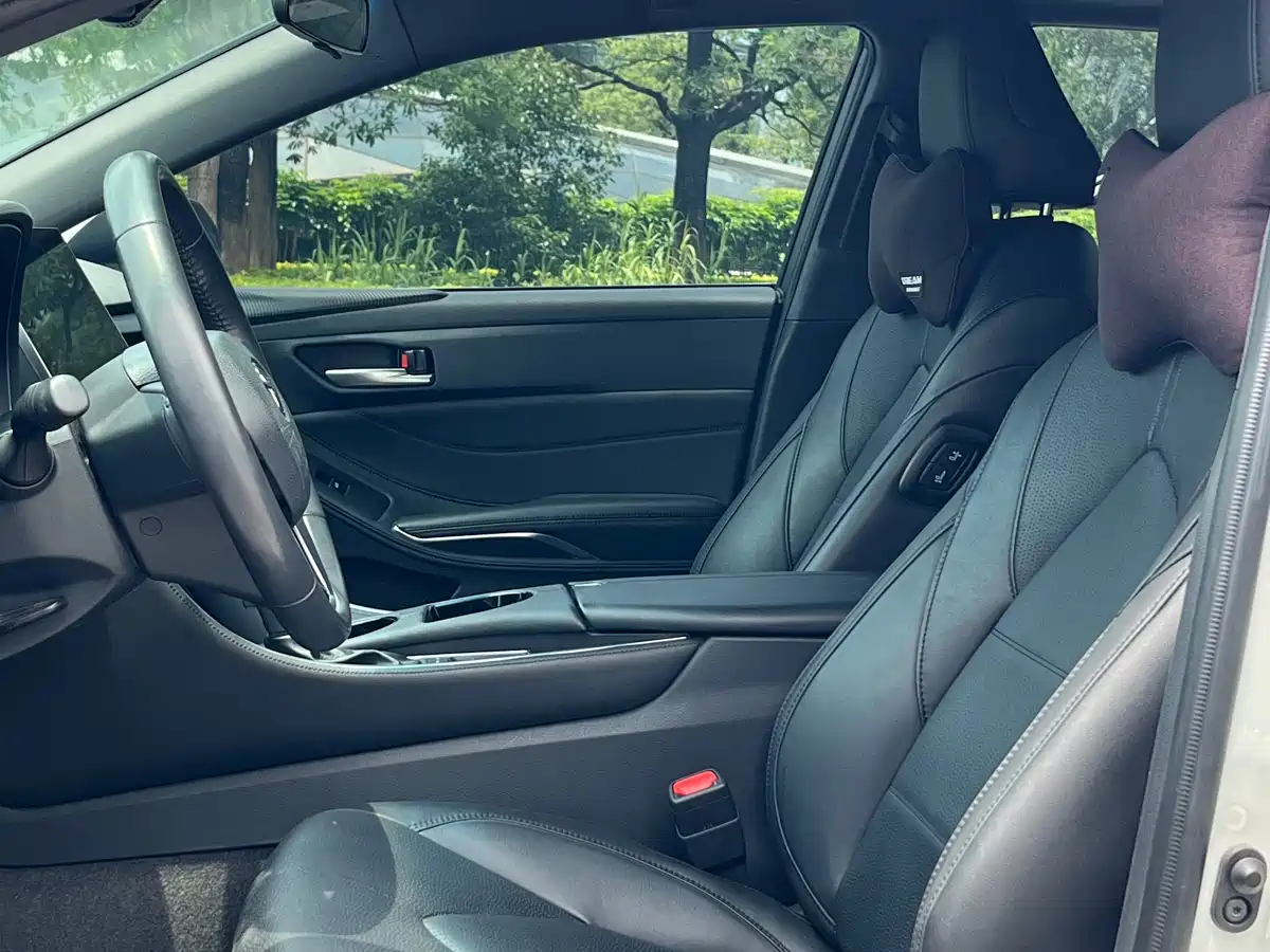 Toyota Avalon 2023 Hybrid 2.5L Luxury Edition фото 8