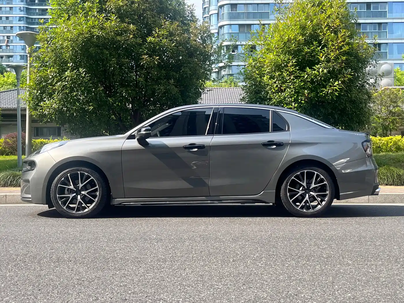 Lynk & Co 03 2021 1.5TD DCT Jin Champion Edition фото 4
