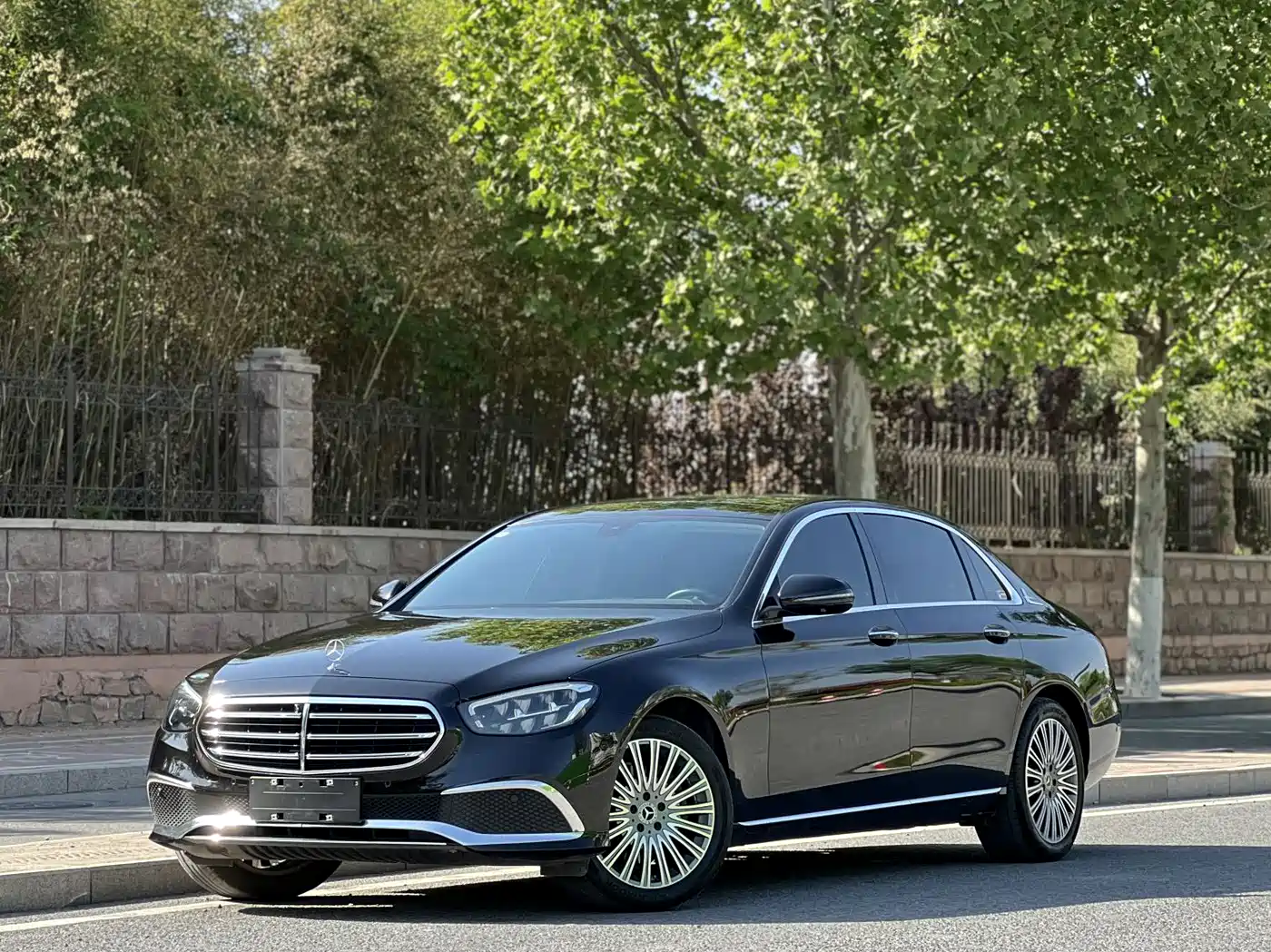 Mercedes-Benz E-Class 2022 E 300 L Fashion