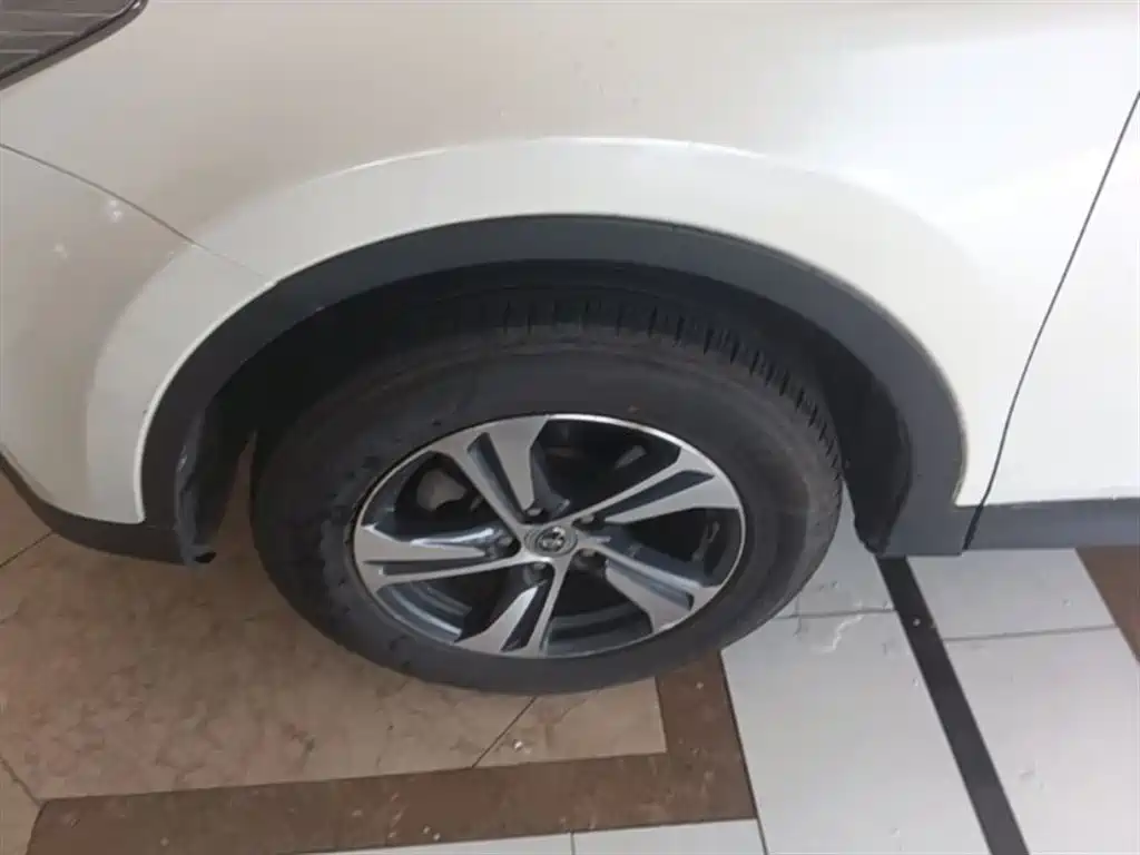 Toyota RAV4 Rongfang 2015 2.0L CVT 2WD Trend Edition фото 23