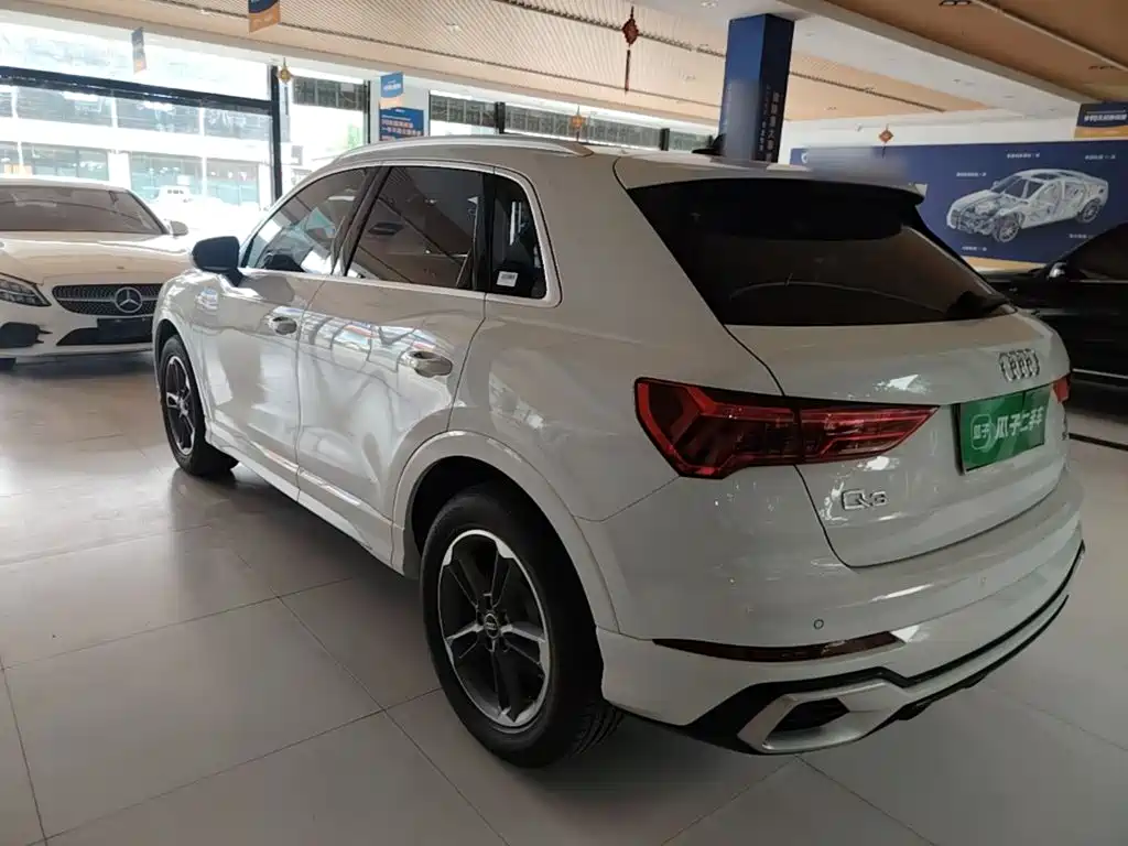 Audi Q3 2025 2024 35 TFSI Progressive Sport
