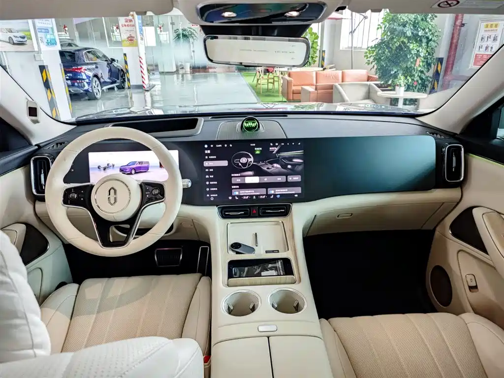 AITO Wenjie AITO M8 2025 Range Extender Max+ Edition 53.4kWh 5-seater фото 21