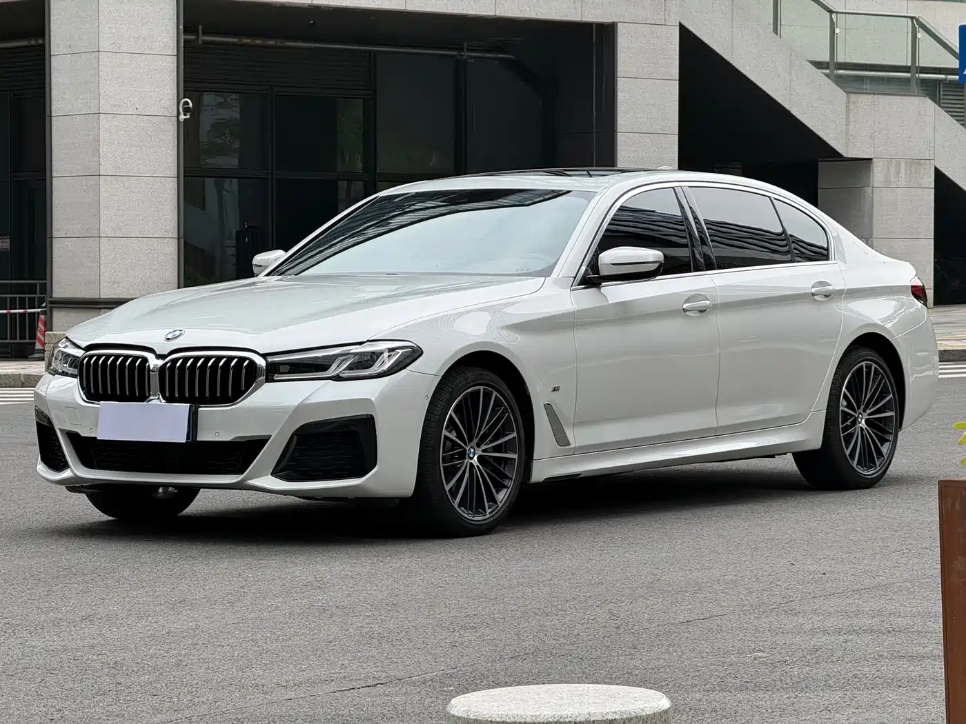 BMW 5 Series 2022 530Li Leading M Sport Package