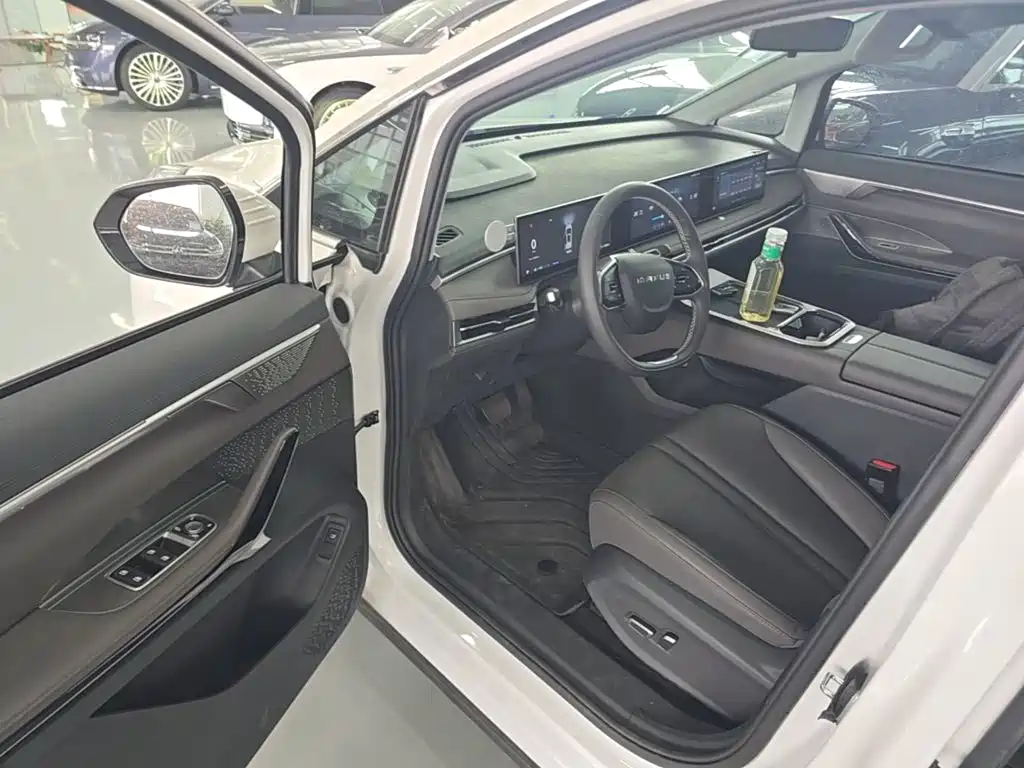 Maxus Maxus G70 2025 2024 Model 2.0T Automatic Luxury 7-Seater