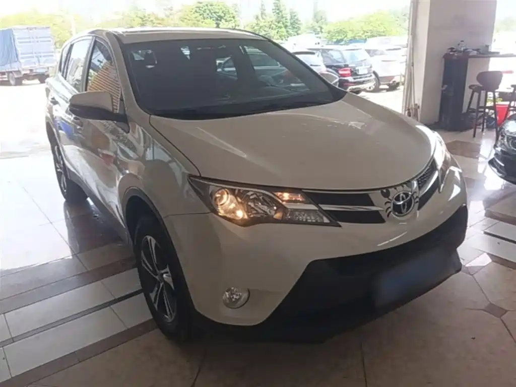 Toyota RAV4 Rongfang 2015 2.0L CVT 2WD Trend Edition фото 4