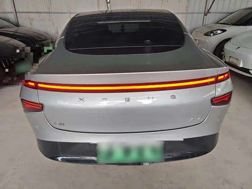 Фото 6 - XPeng P7