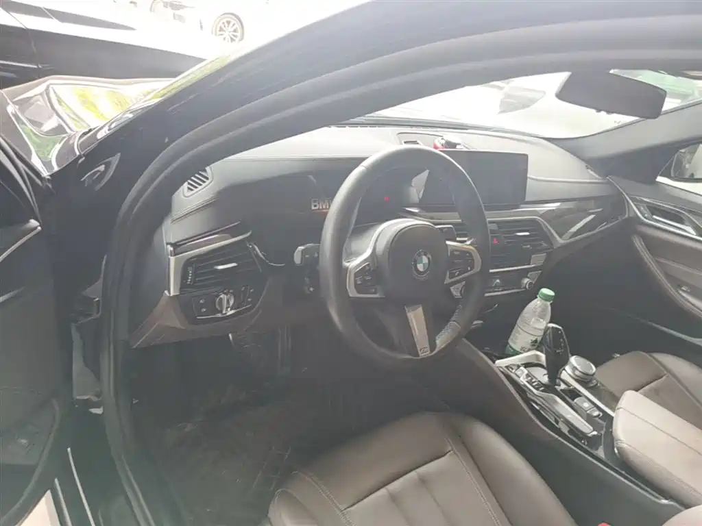 BMW 5 Series 2019 525Li M Sport Package фото 16