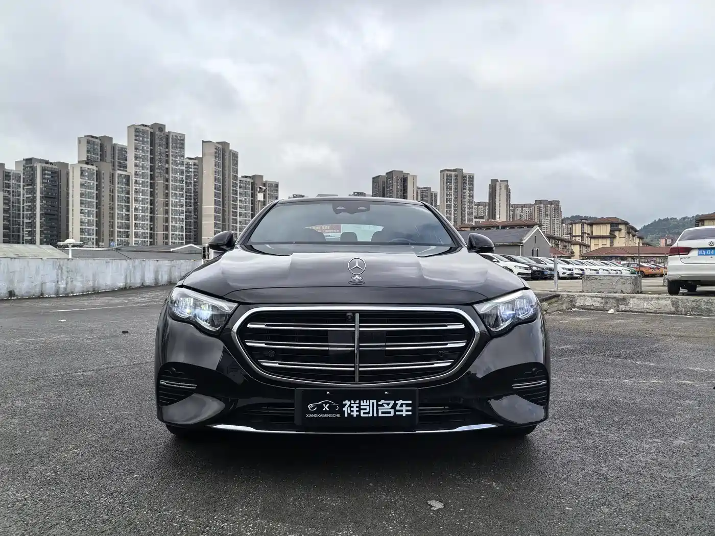 Mercedes-Benz E-Class New Energy 2024 E 350 e L Plug-in Hybrid Sedan фото 2