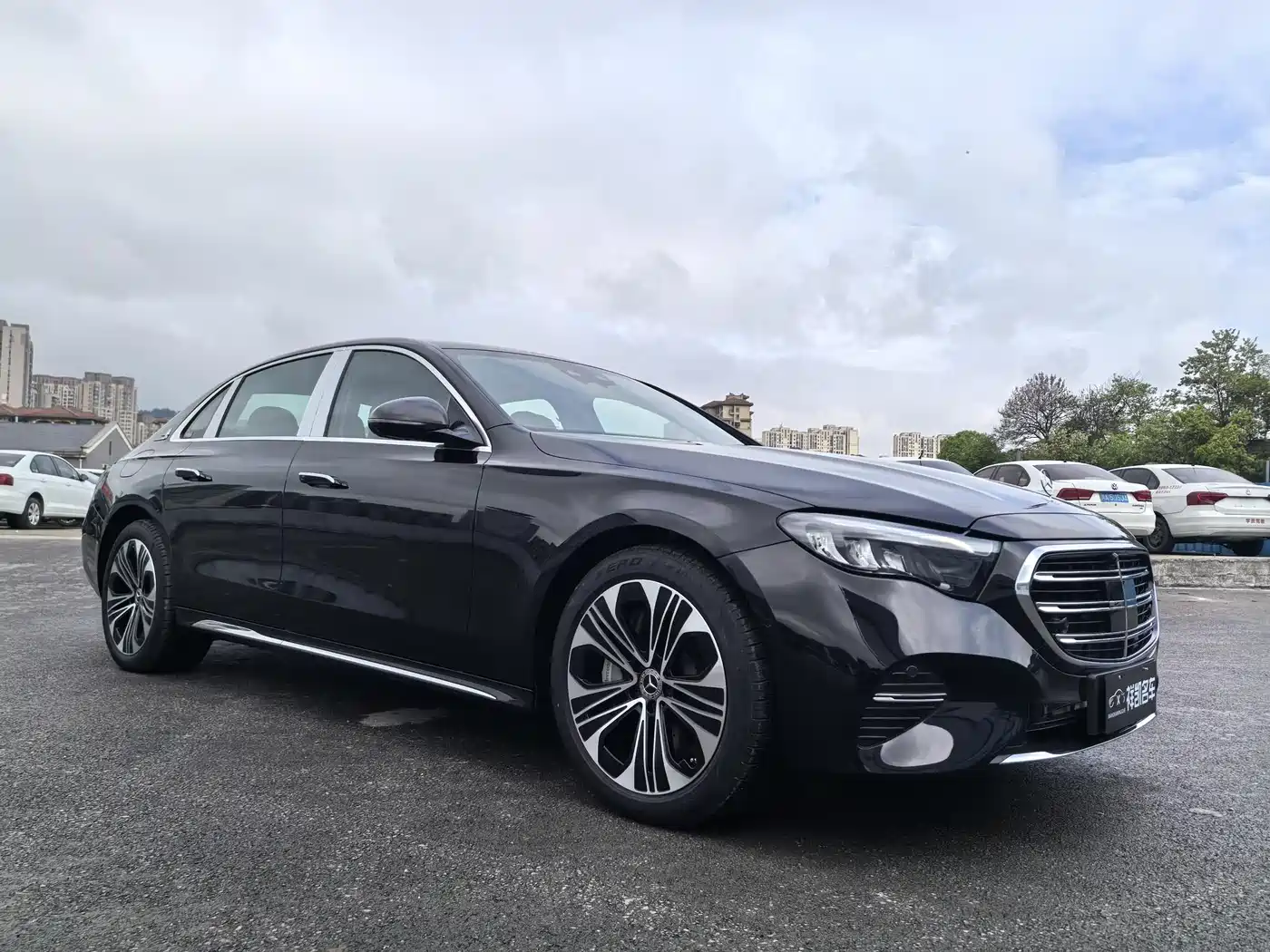 Mercedes-Benz E-Class New Energy 2024 E 350 e L Plug-in Hybrid Sedan фото 3