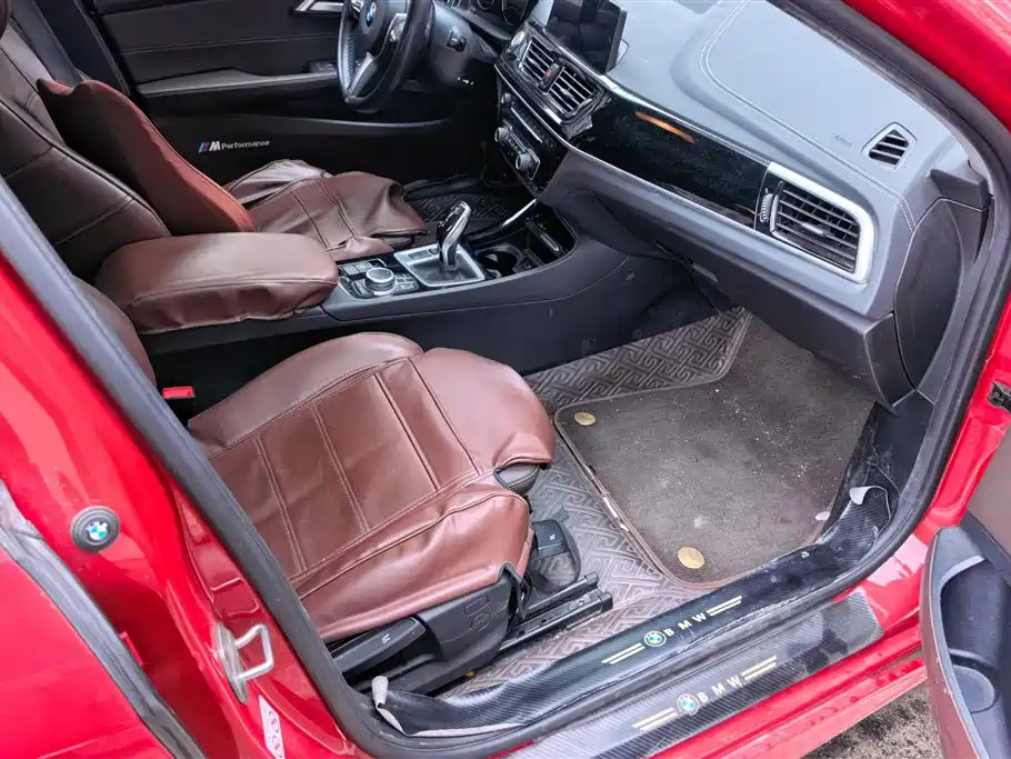 BMW 1 Series 2021 120i M Sport Shadow Edition фото 8