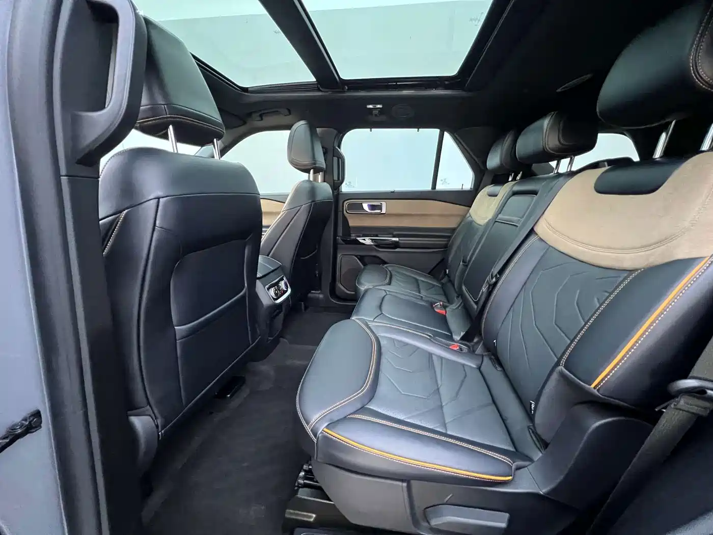 Ford Explorer 2026 2024 2.3T EcoBoost Kunlun Summit Edition 7-Seater