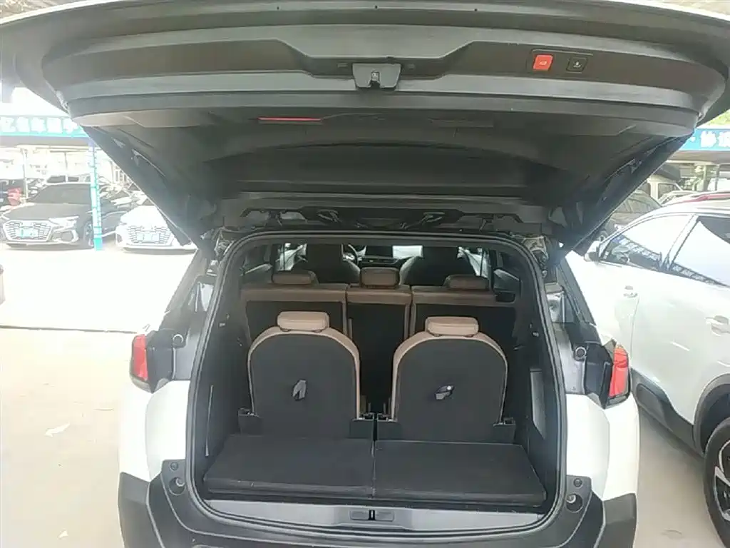 Peugeot 5008 2017 380THP 7-Seater Luxury GT Edition фото 19
