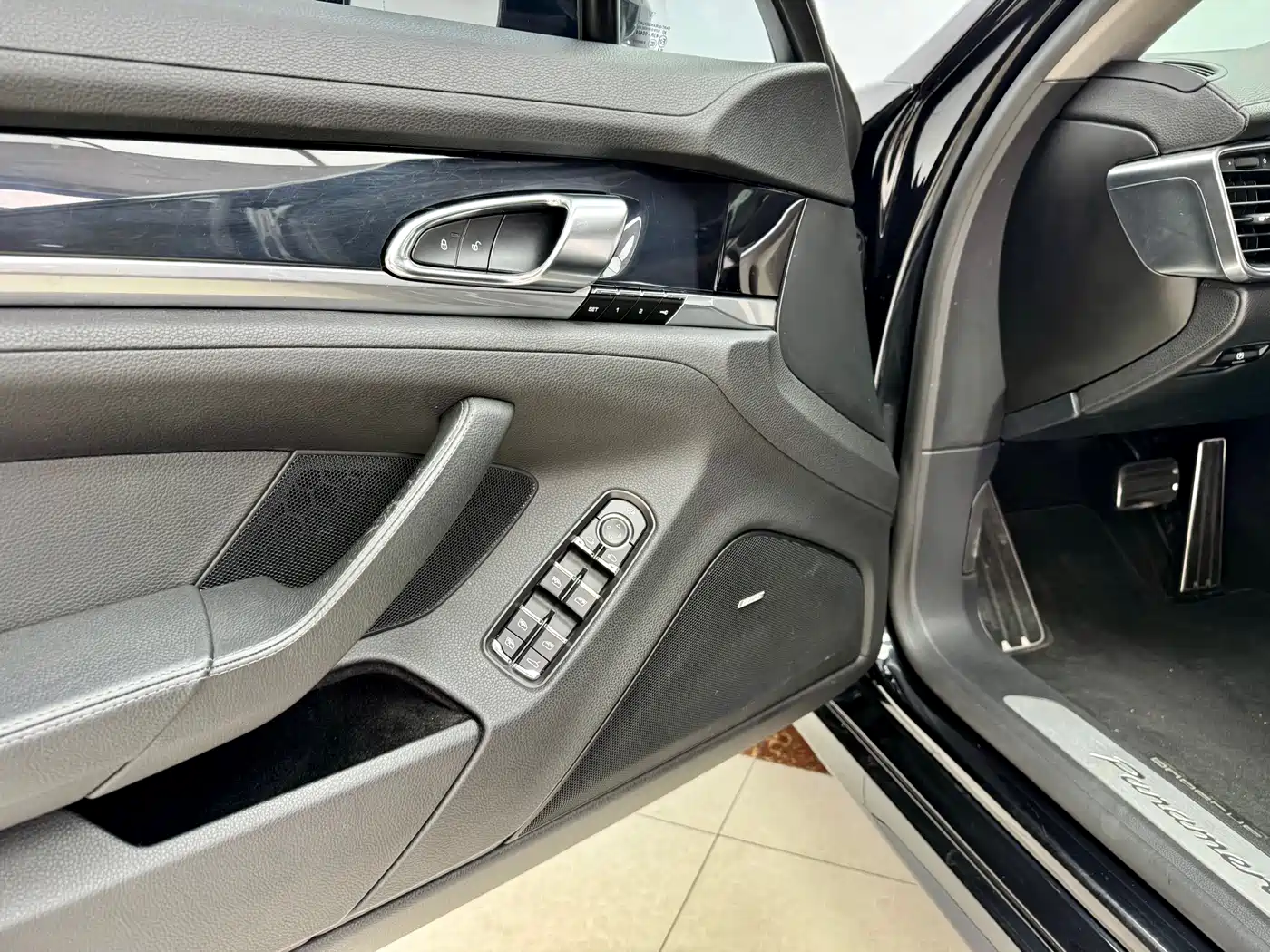 Porsche Panamera 2014 Panamera 3.0T фото 11