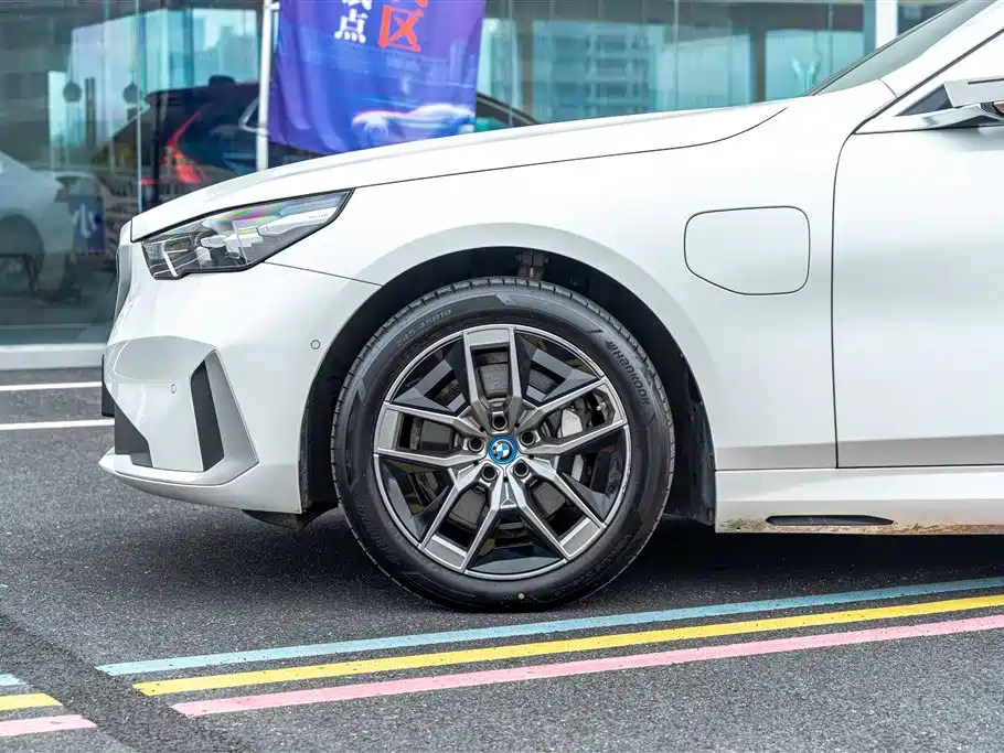 BMW i5 2024 2024 eDrive 35L Premium Luxury Package