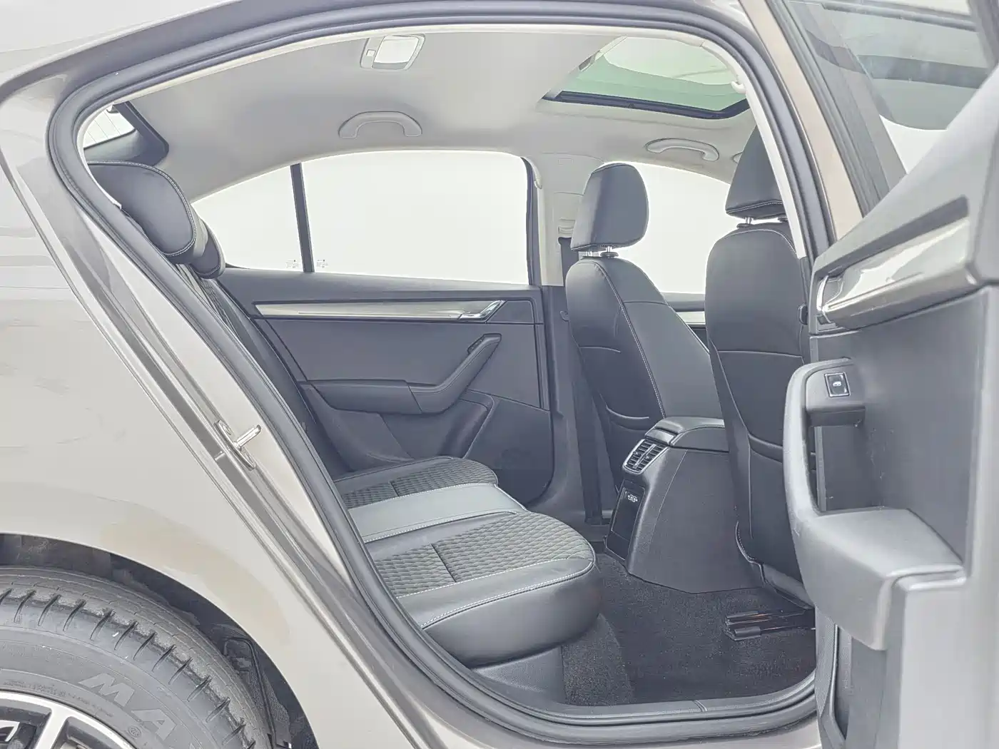 Škoda Octavia 2019 1.5L Automatic Smart Comfort China VI фото 11
