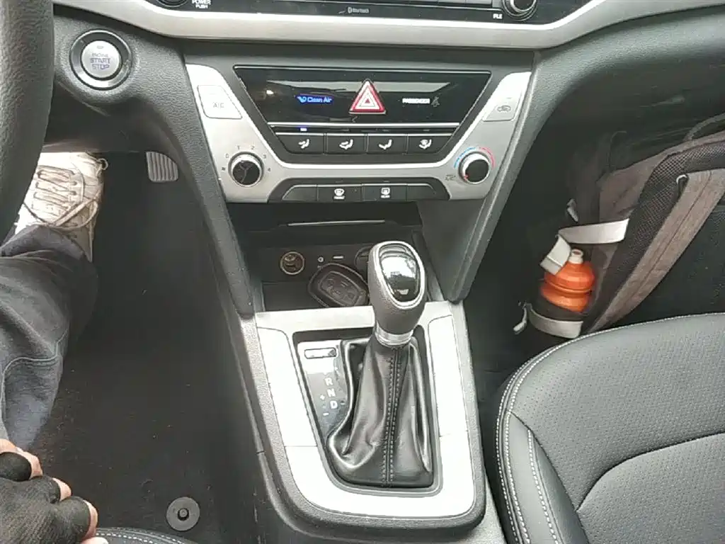 Hyundai Elantra 2016 Model 1.6L Automatic Smart Elite фото 14