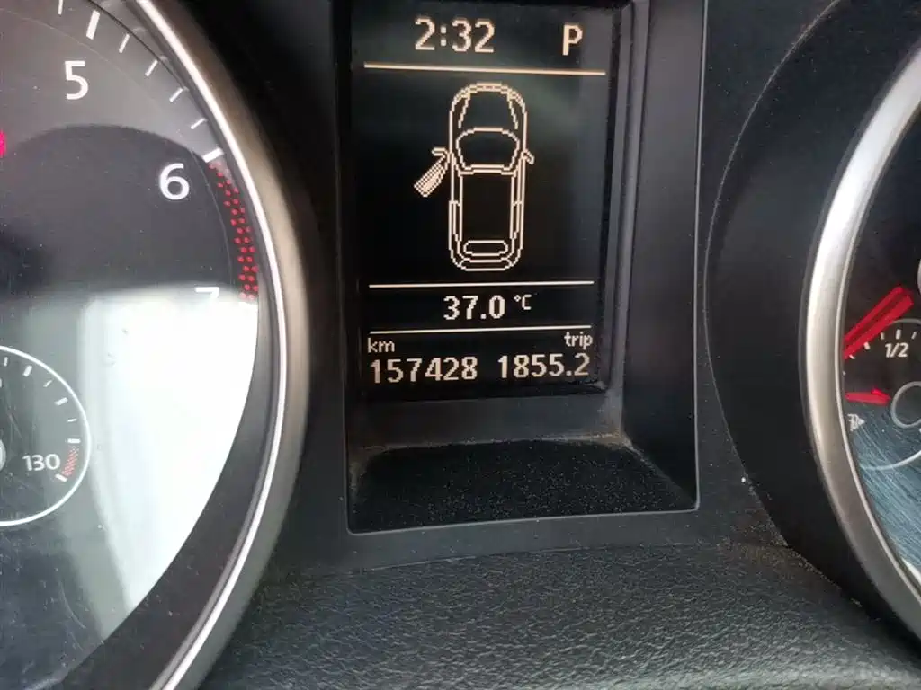 Volkswagen Golf (Import) 2012 1.4TSI Luxury Convertible Edition фото 18