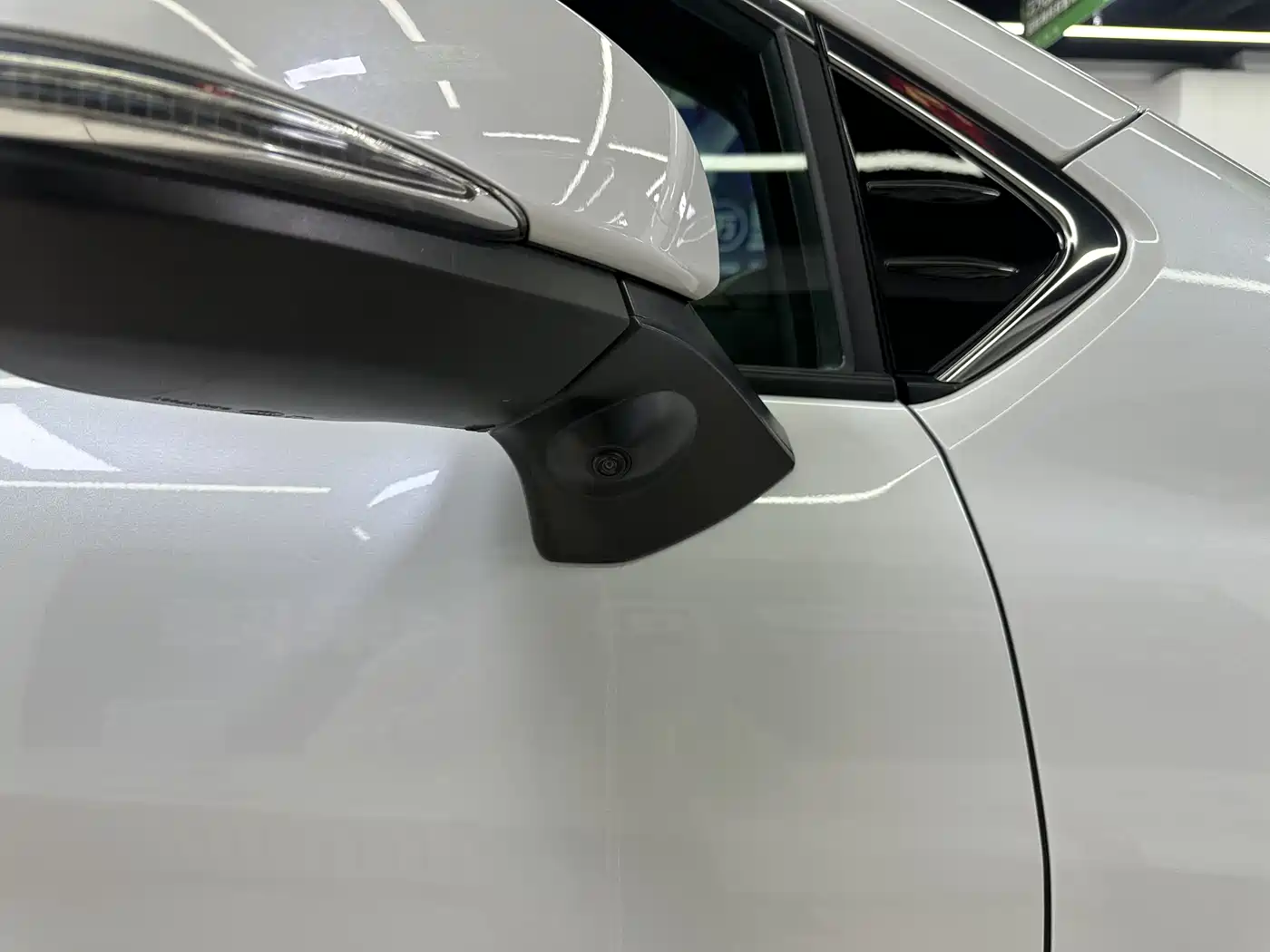 Toyota Granvia 2023 2.5L Hybrid Comfort Edition фото 22