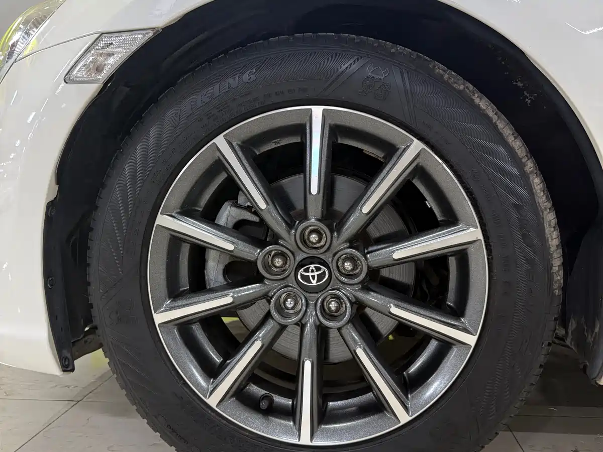 Toyota 86 2013 2.0L Automatic Luxury фото 4