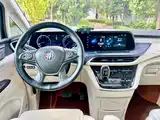 Photo 13 - Buick GL8