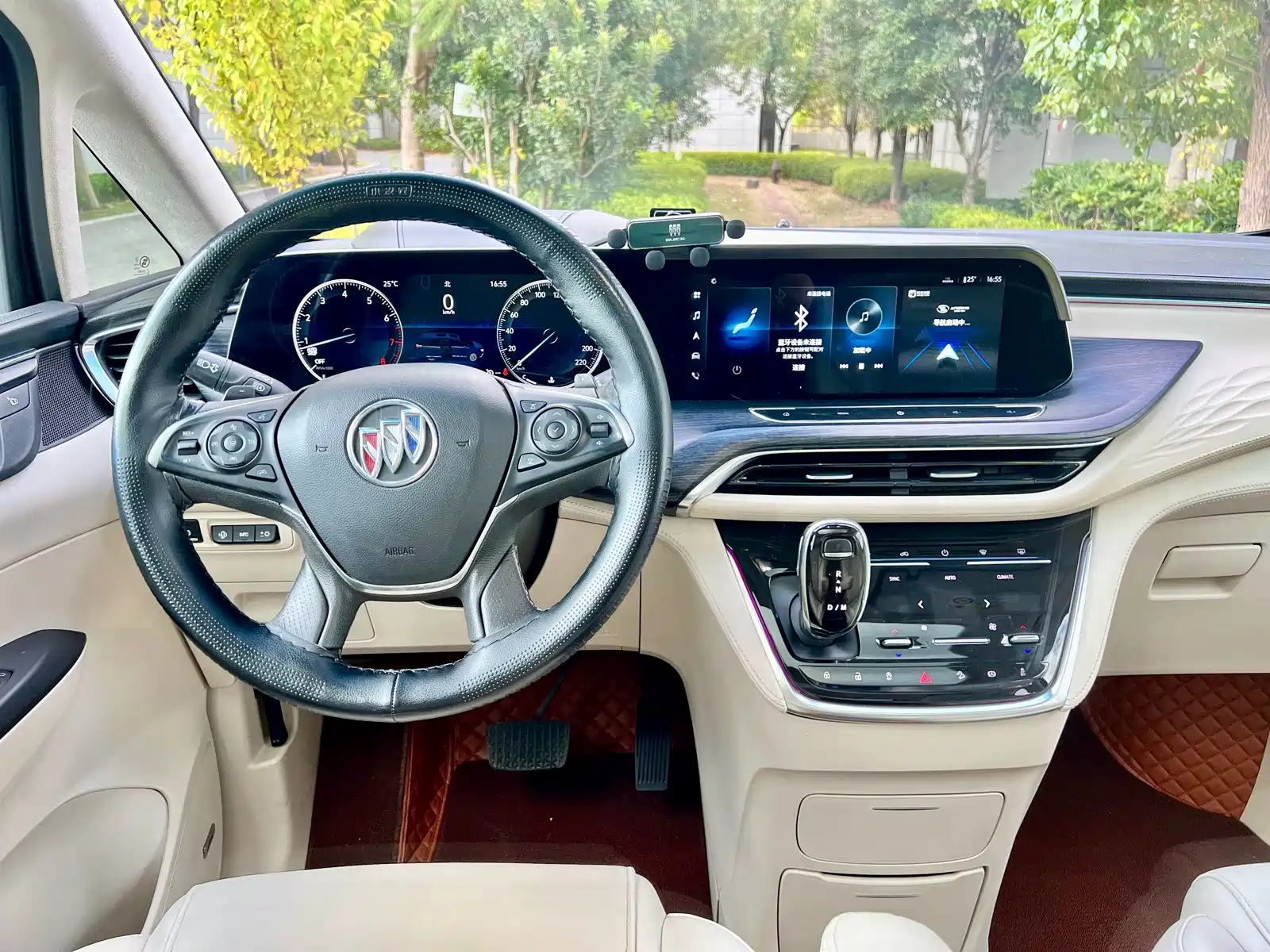 Photo 13 - Buick GL8