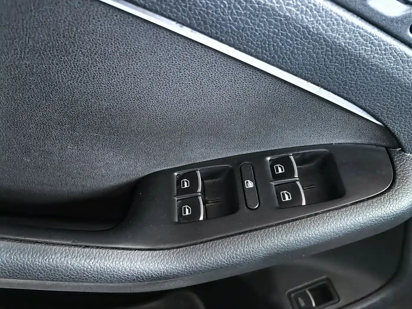 Volkswagen Sagitar 2014 Facelift 1.4TSI Automatic Luxury фото 14