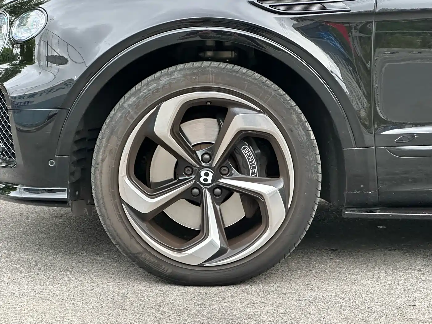 Photo 8 - Bentley Bentayga