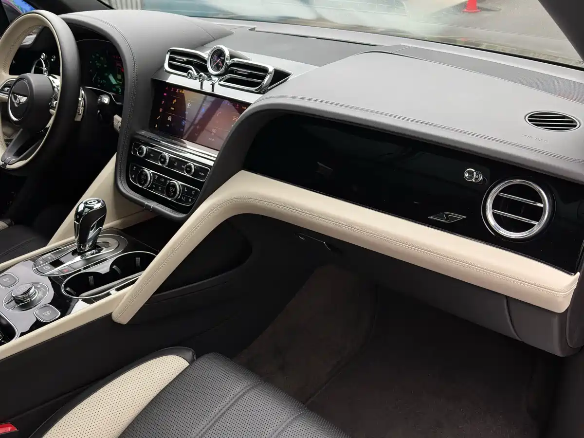 Photo 12 - Bentley Bentayga