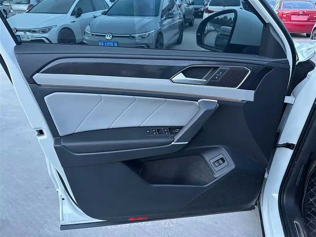 Volkswagen Tayron 2023 280TSI 2WD Luxury Plus Advanced Edition фото 11