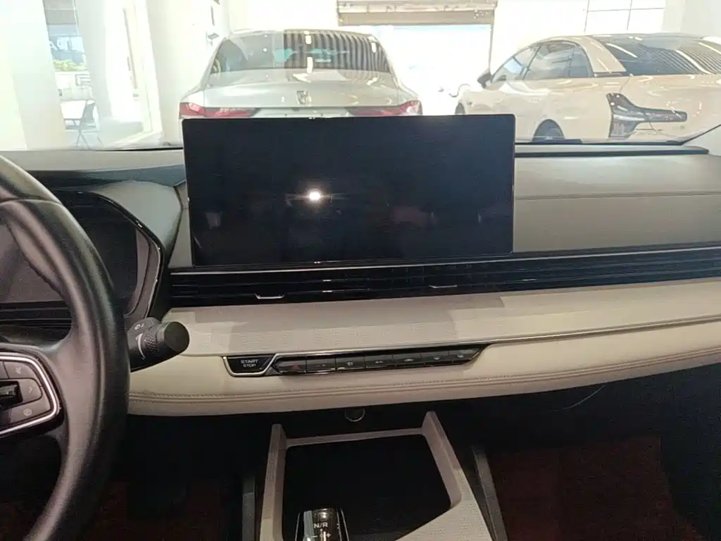 Geely Emgrand L HiP 2022 2022 1.5TD-DHT Pro 100KM Super Rui