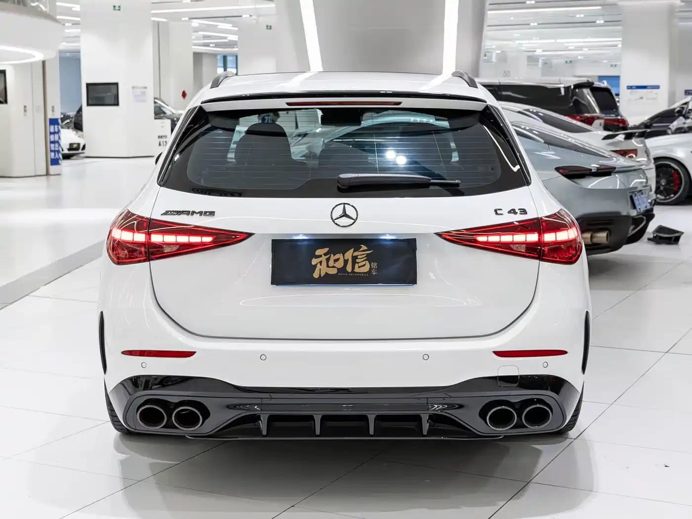 Mercedes-Benz C-Class AMG 2024 AMG C 43 4MATIC Wagon Special Edition фото 4