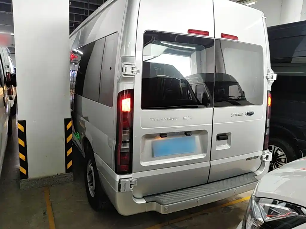 Ford New Generation Transit 2021 2021 Model 2.2T Automatic Logistics Vehicle Pro Long Wheelbase 7-Seat Medium Roof China VI