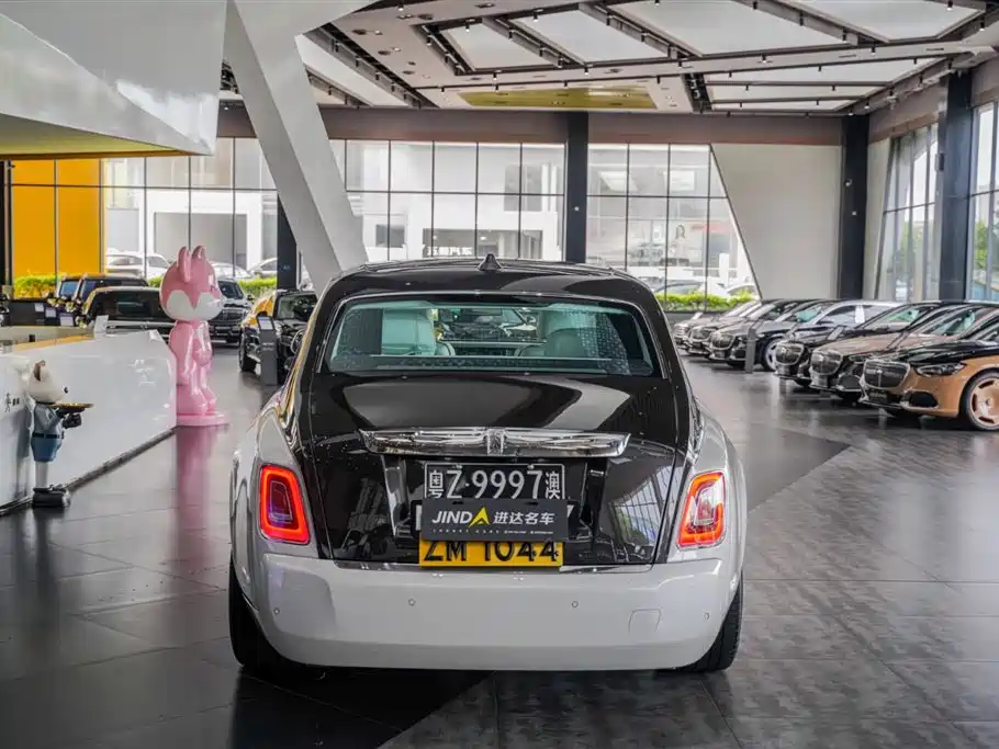 Фото 28 - Rolls-Royce Phantom