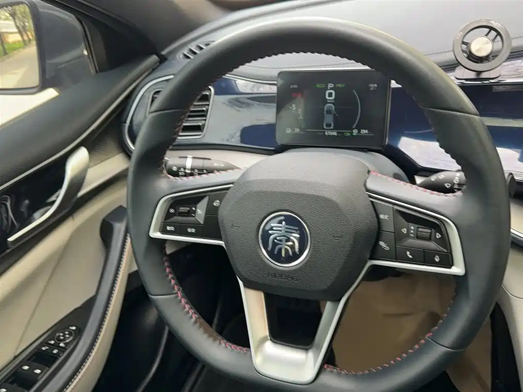 BYD Qin PLUS 2021 DM-i 55KM Flagship фото 4