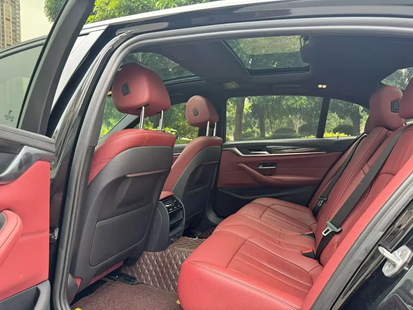 BMW 5 Series 2019 530Li Leading M Sport Package фото 6