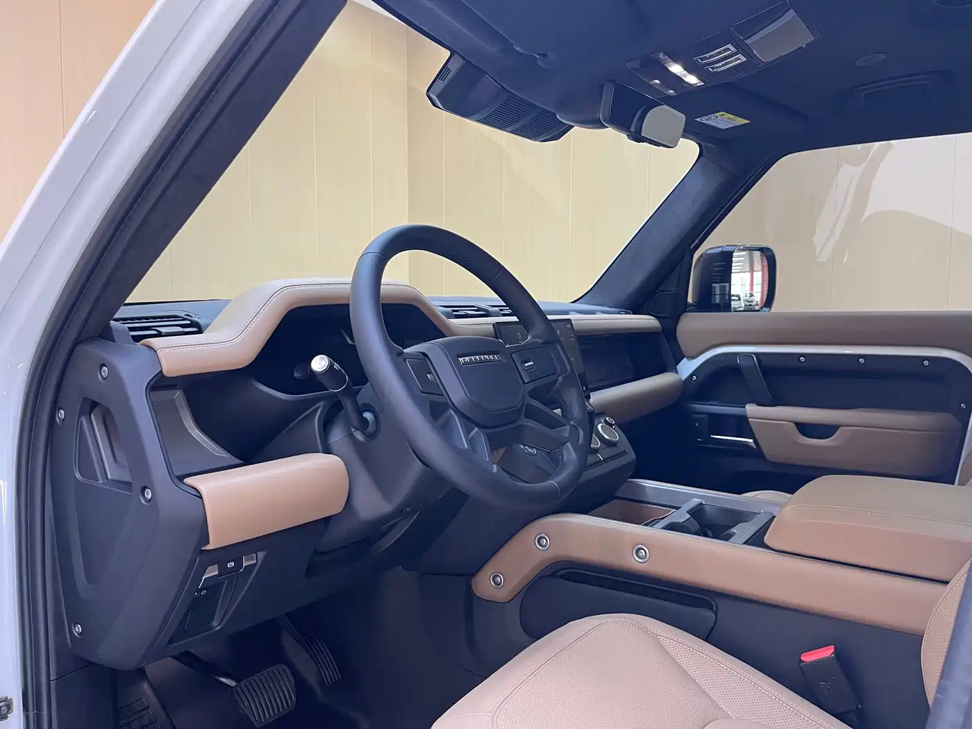Land Rover Defender 2025 110 3.0T P400 -Dynamic HSE фото 10