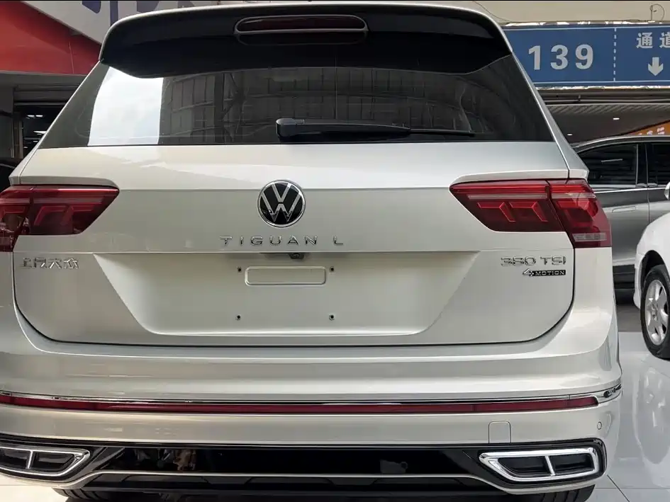 Volkswagen Tiguan L 2023 Facelift 380TSI Automatic 4WD R-Line Flagship Edition 7-Seater фото 5