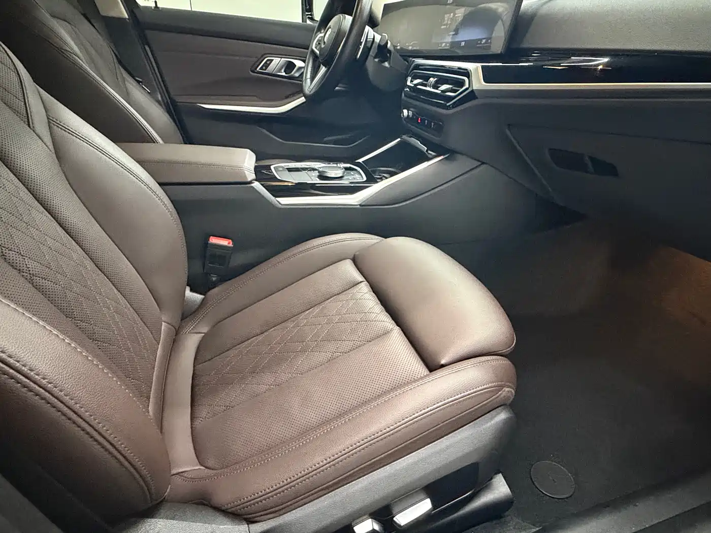 BMW 3 Series 2023 320Li M Sport Package фото 12