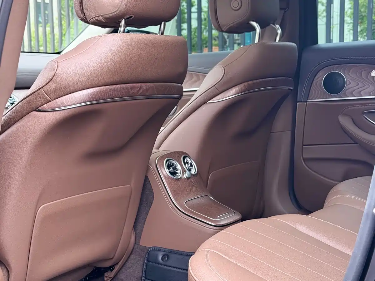 Mercedes-Benz E-Class 2023 E 300 L Fashion фото 7