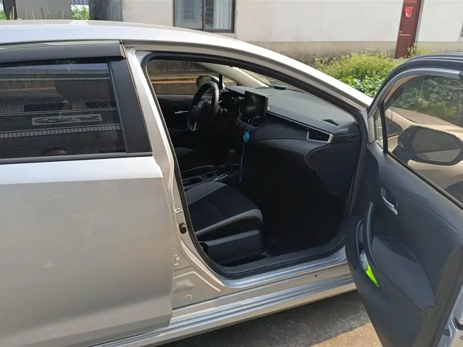 Toyota Corolla 2021 1.2T S-CVT Pioneer PLUS Edition фото 8