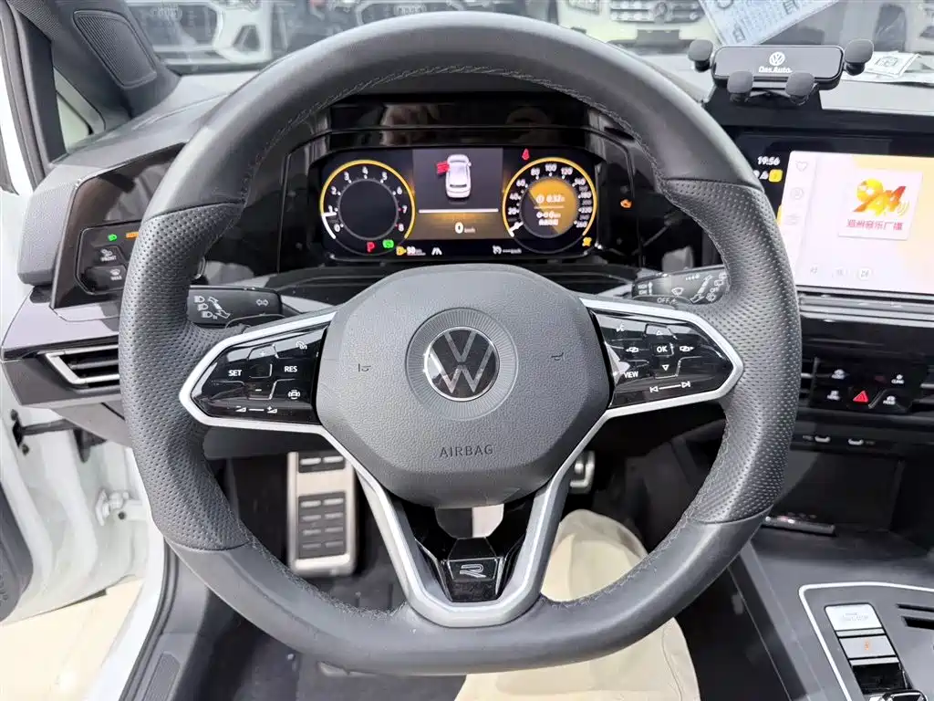 Volkswagen Golf 2023 Model 280TSI DSG R-Line фото 10