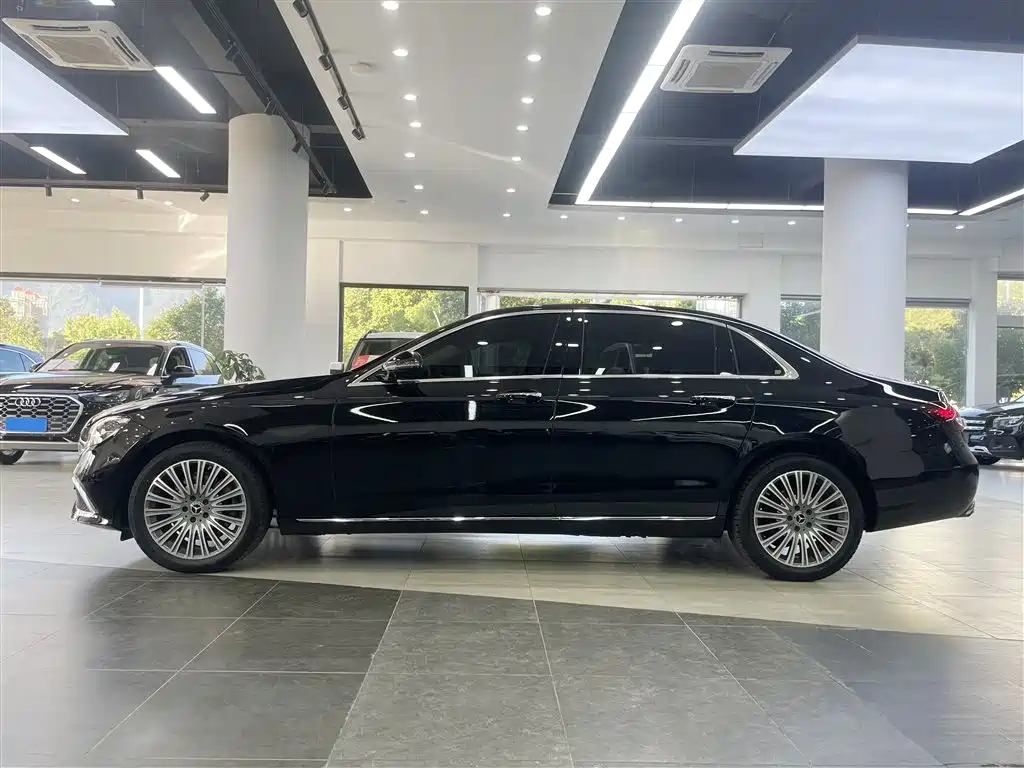 Mercedes-Benz E-Class 2023 E 300 L Fashion фото 7
